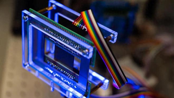 研究人员实现可用于6G技术的混合自旋声波